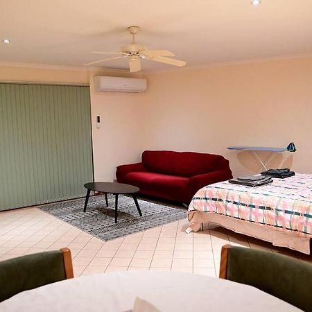 Spacious Studio In Alicesprings Queenbed+Ksairbed Alice Springs Eksteriør billede