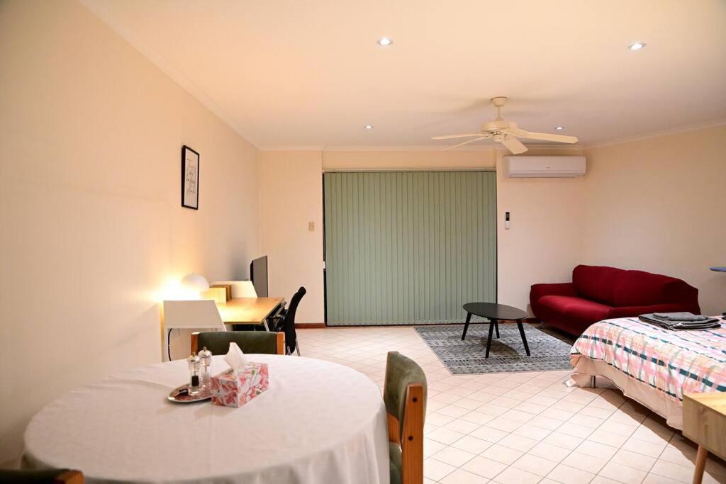 Spacious Studio In Alicesprings Queenbed+Ksairbed Alice Springs Eksteriør billede
