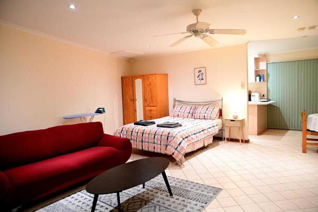 Spacious Studio In Alicesprings Queenbed+Ksairbed Alice Springs Eksteriør billede