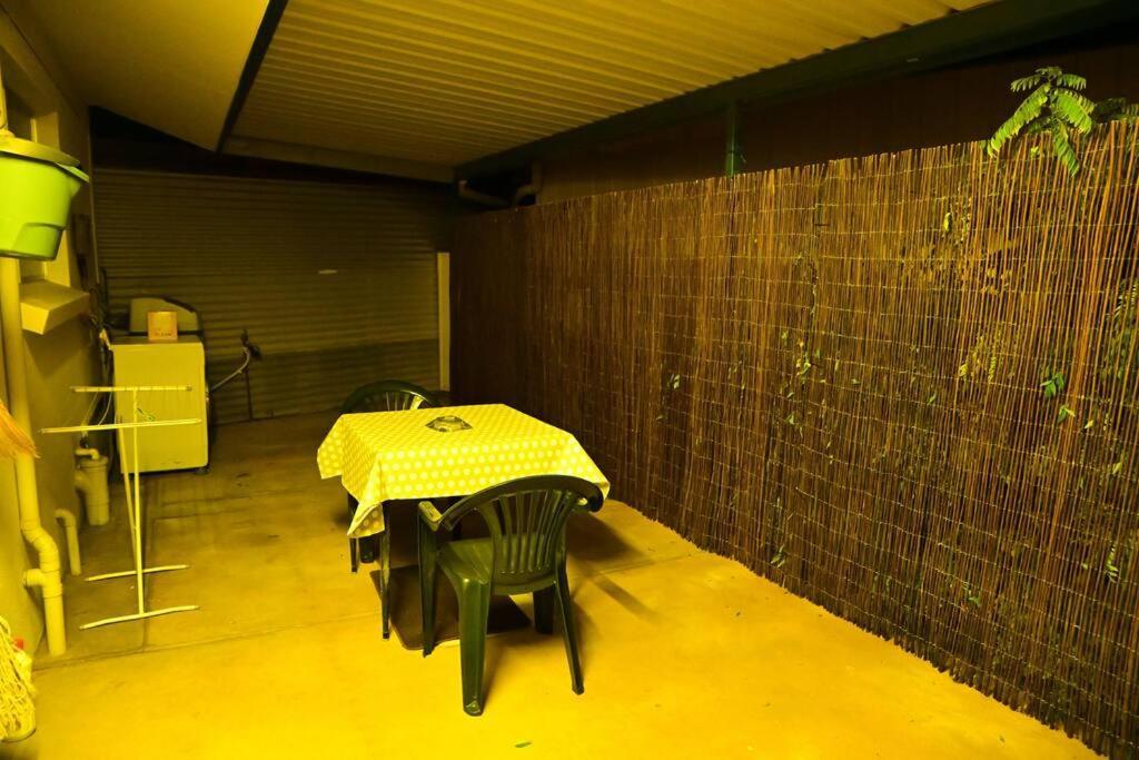 Spacious Studio In Alicesprings Queenbed+Ksairbed Alice Springs Eksteriør billede